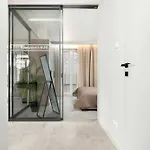 Nowoczesny Z Dwoma Balkonami W Centrum Miasta By Renters