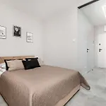 Nowoczesny Z Dwoma Balkonami W Centrum Miasta By Renters Apartment *