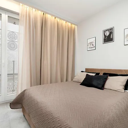 Appartement Nowoczesny Z Dwoma Balkonami W Centrum Miasta By Renters