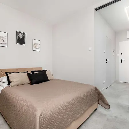 Nowoczesny Z Dwoma Balkonami W Centrum Miasta By Renters Апартаменты *