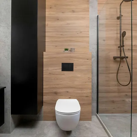 Nowoczesny Z Dwoma Balkonami W Centrum Miasta By Renters *