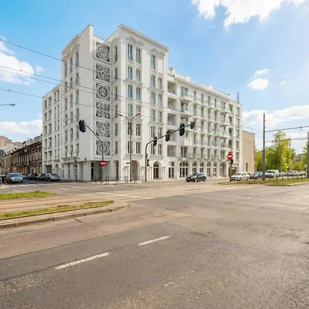 Nowoczesny Z Dwoma Balkonami W Centrum Miasta By Renters