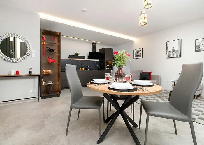 Appartement Nowoczesny Z Dwoma Balkonami W Centrum Miasta By Renters *