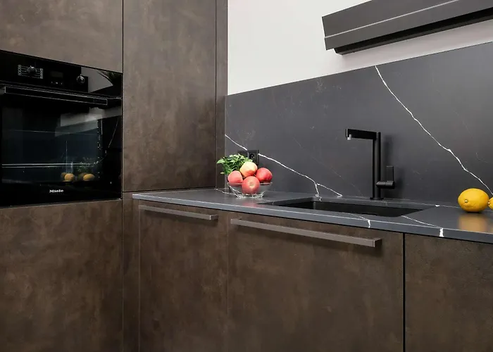 Nowoczesny Z Dwoma Balkonami W Centrum Miasta By Renters