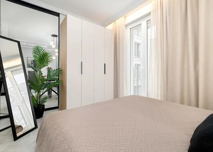 Nowoczesny Z Dwoma Balkonami W Centrum Miasta By Renters *